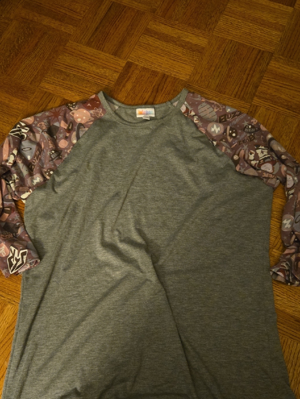 Lularoe 3/4 Raglan Sleeve Top XL